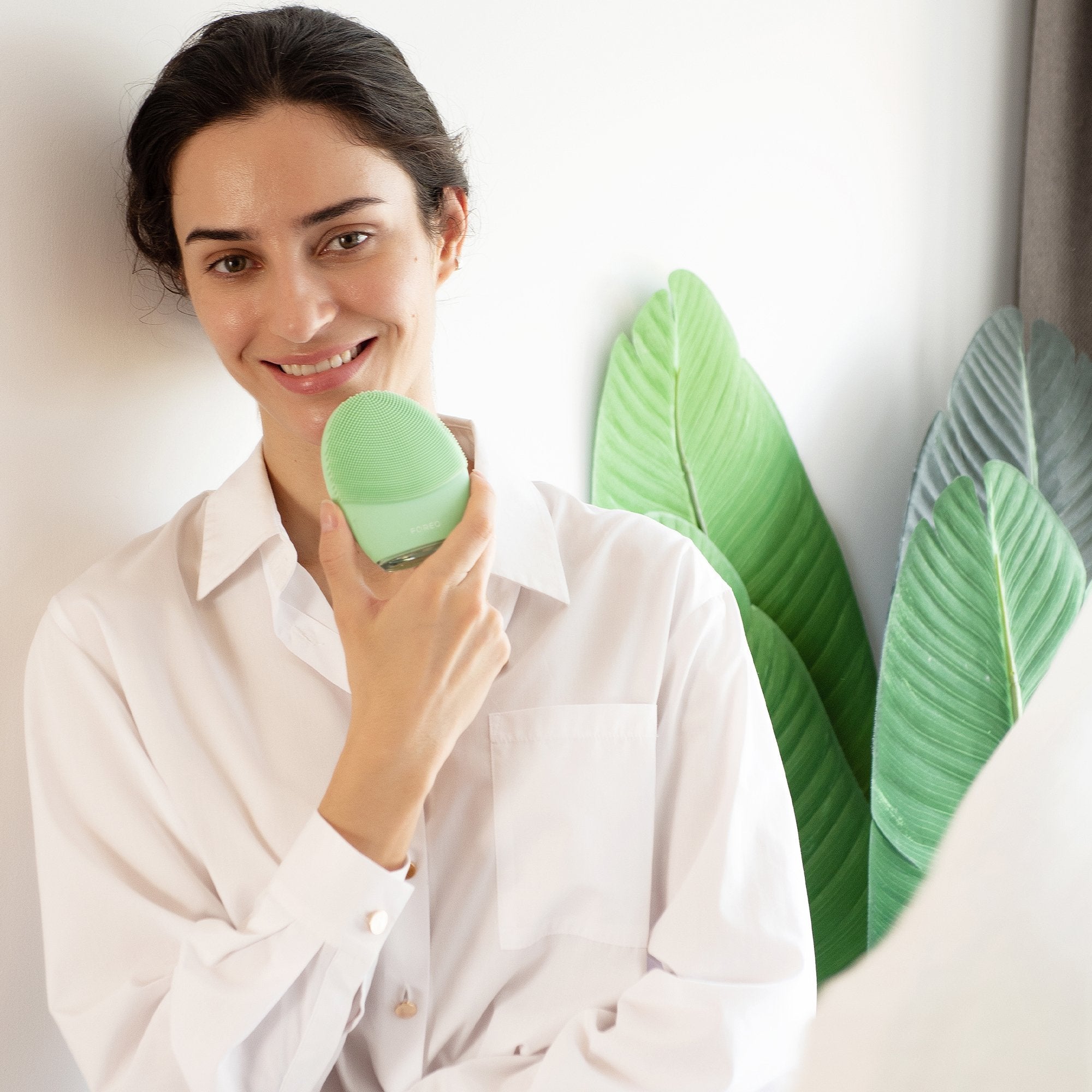 LUNA™ 4 Facial Cleansing Device for Combination Skin F1276