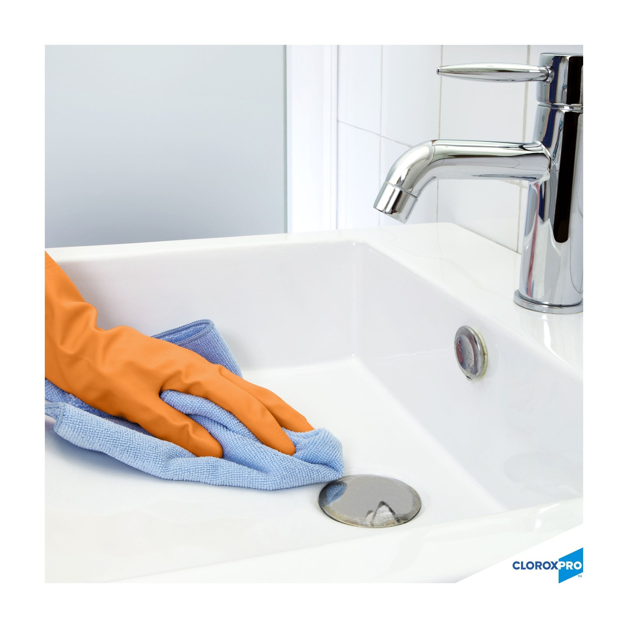 Clorox Pro™ Clorox® Clean-Up® Disinfectant Cleaner with Bleach, Jug, 1 gal. 35420