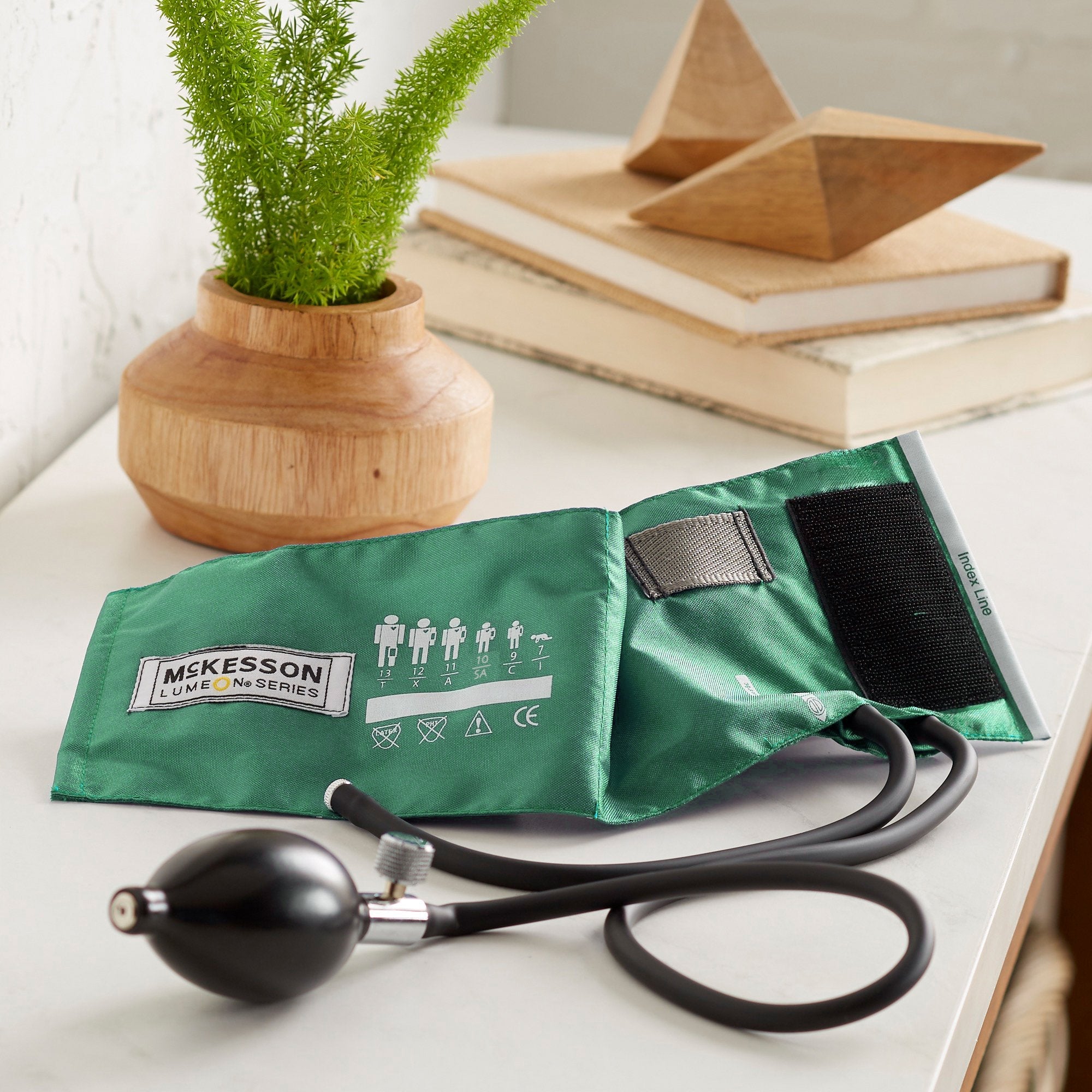 McKesson Lumeon™ Blood Pressure Cuff and Bulb, Small Cuff, 13.9 – 19.5 cm, Child 01-865-9CGRGM