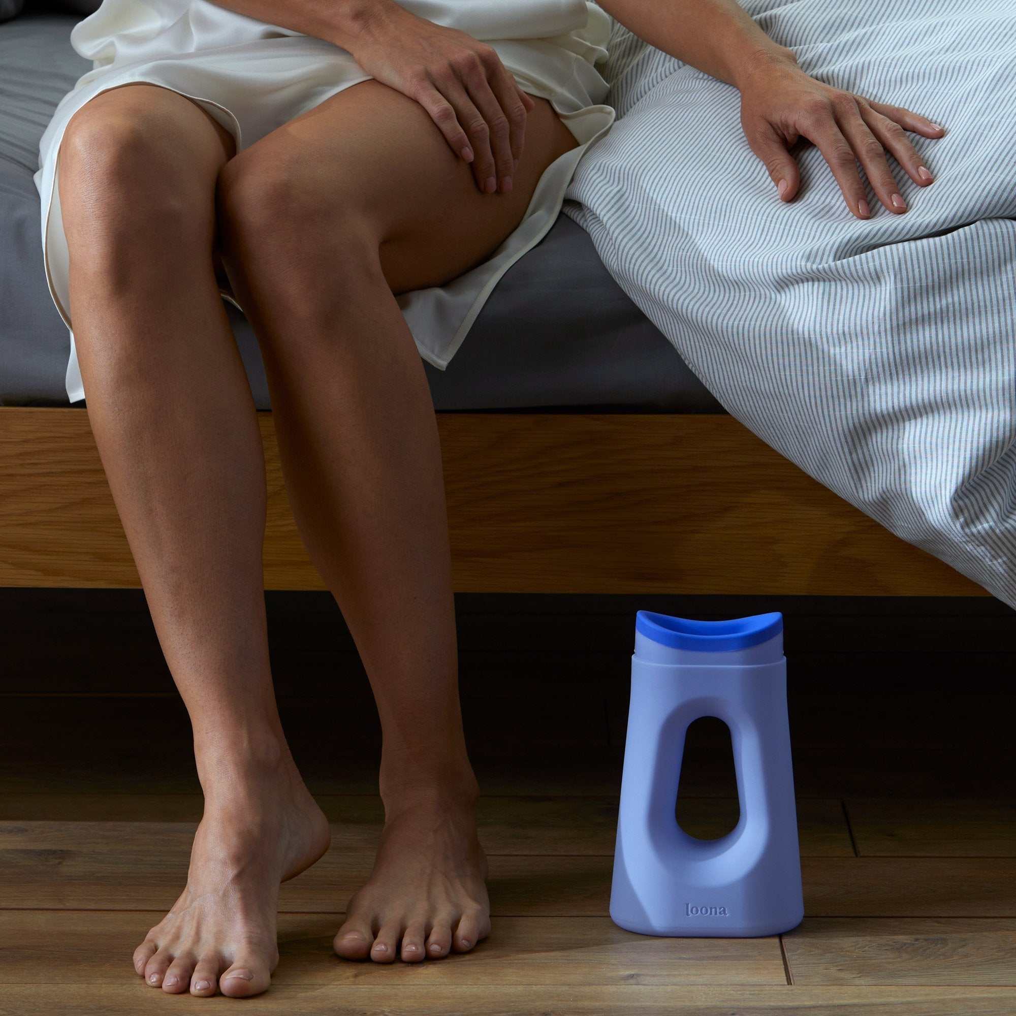 The Loona Female Urinal, Loona Blue BLOPUBSF001B