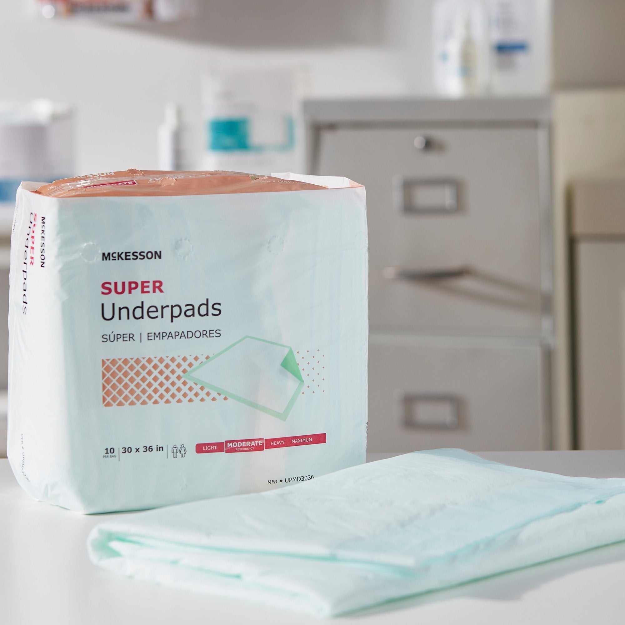 McKesson Super Moderate Absorbency Underpad, 30 x 36 Inch - 60 ct. UPMD3036
