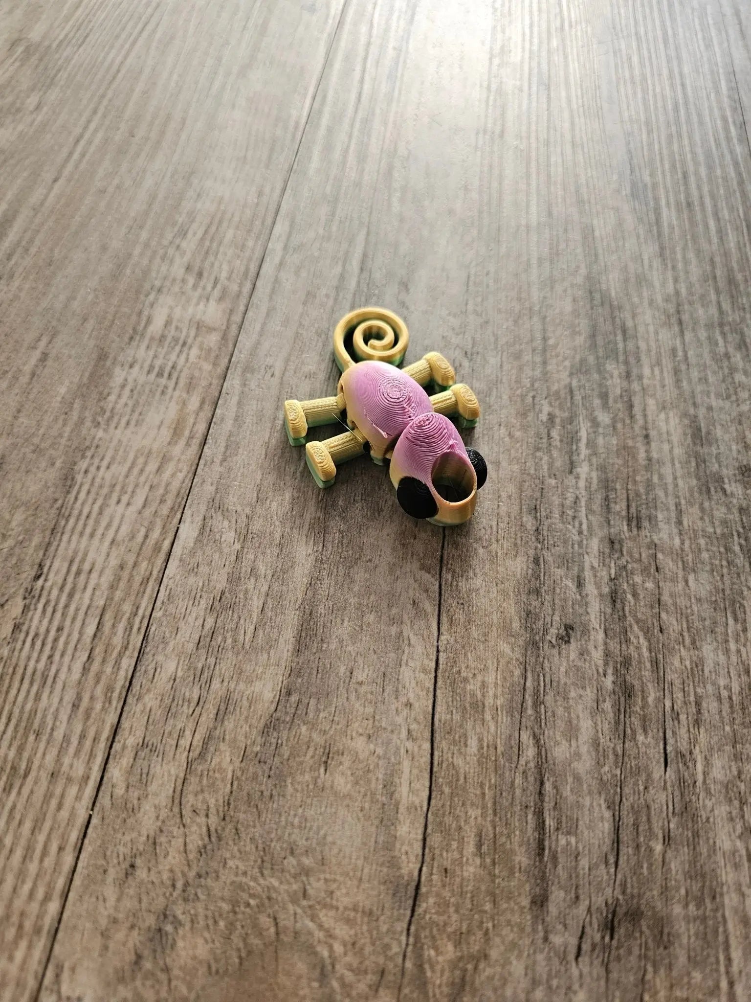 Curly-Tail Gecko Straw Topper