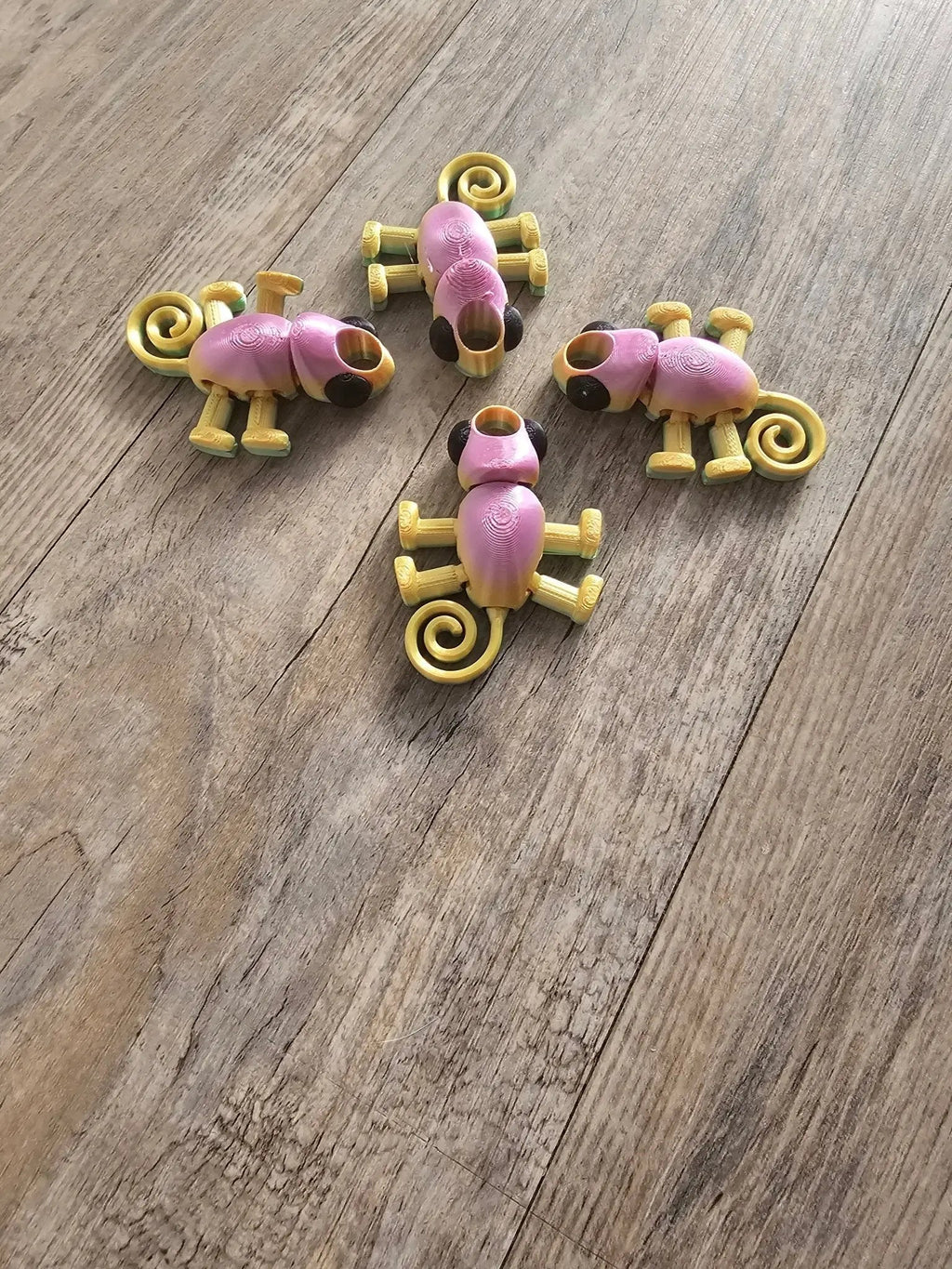 Curly-Tail Gecko Straw Topper
