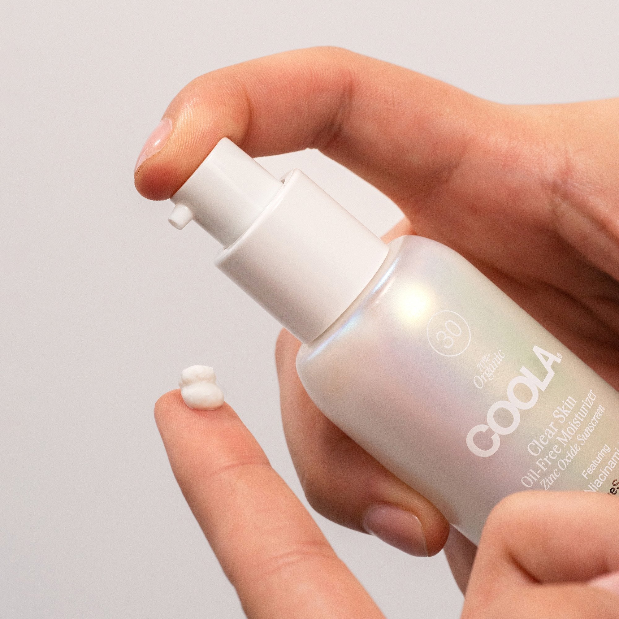 Facial Moisturizer with Sunscreen COOLA® Clear Skin 1.1 oz. Bottle Unscented Lotion CL10694