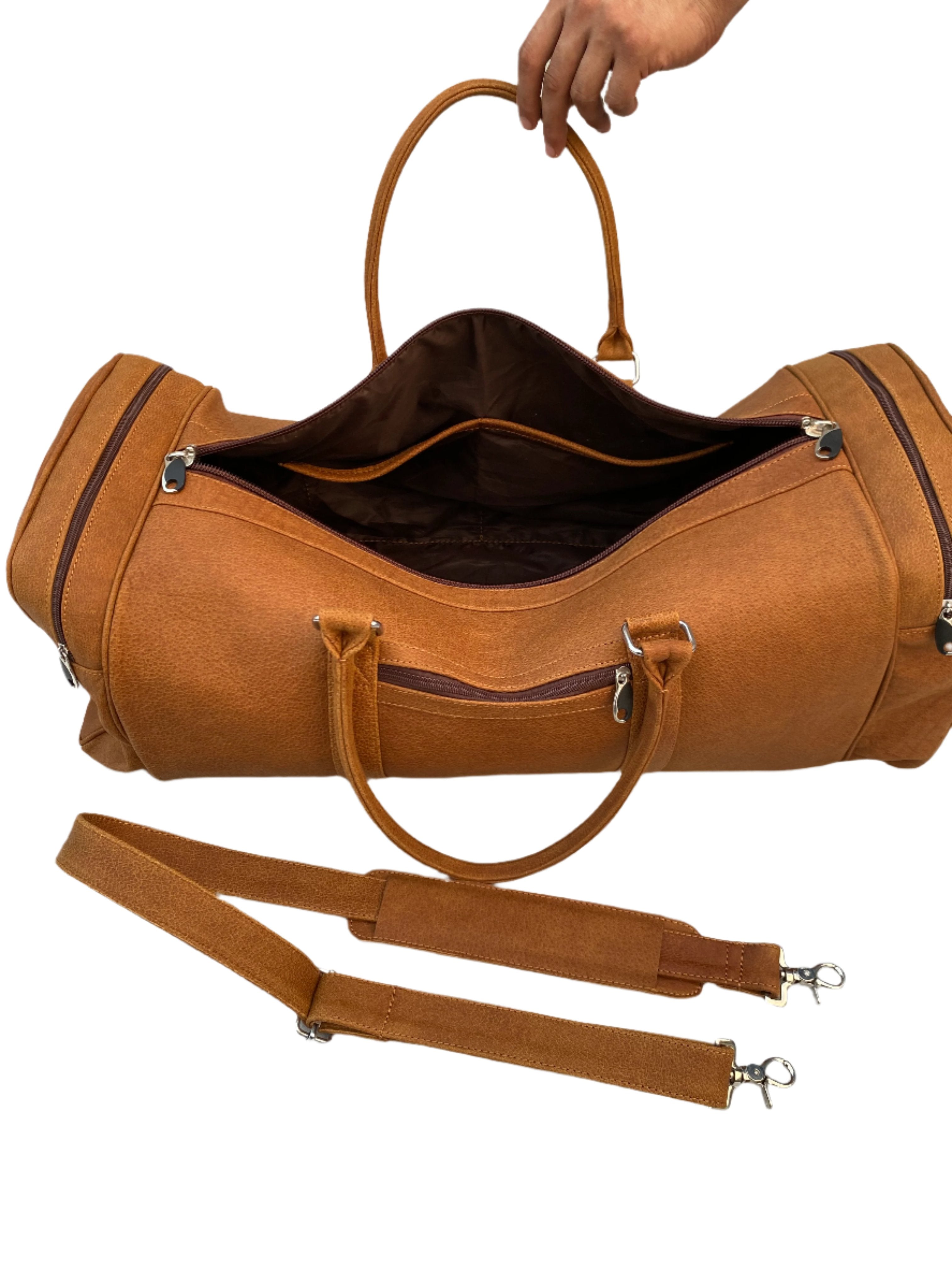 Spacious Leather Weekender Bag: Perfect Blend of Style and Function